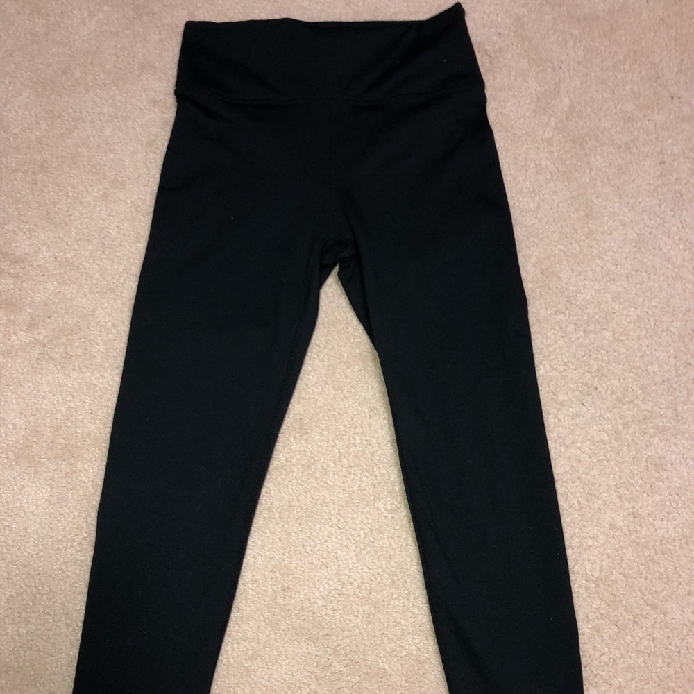Fabletics Leggings (Solid Powerhold Capri)